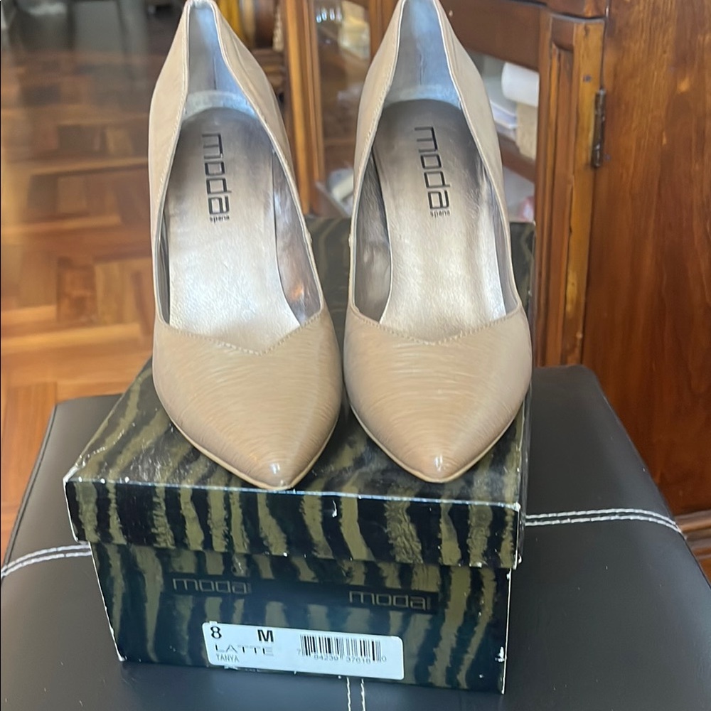 Moda Tan Pointed-Toe Heels Elegant Pumps